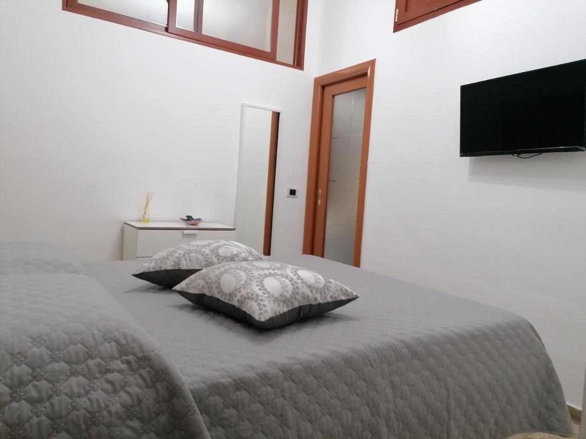 Home Sweet Home Rooms Бари Экстерьер фото